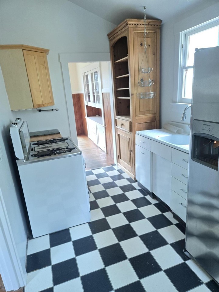 427 E Micheltorena St #C - Photo 4 of 4