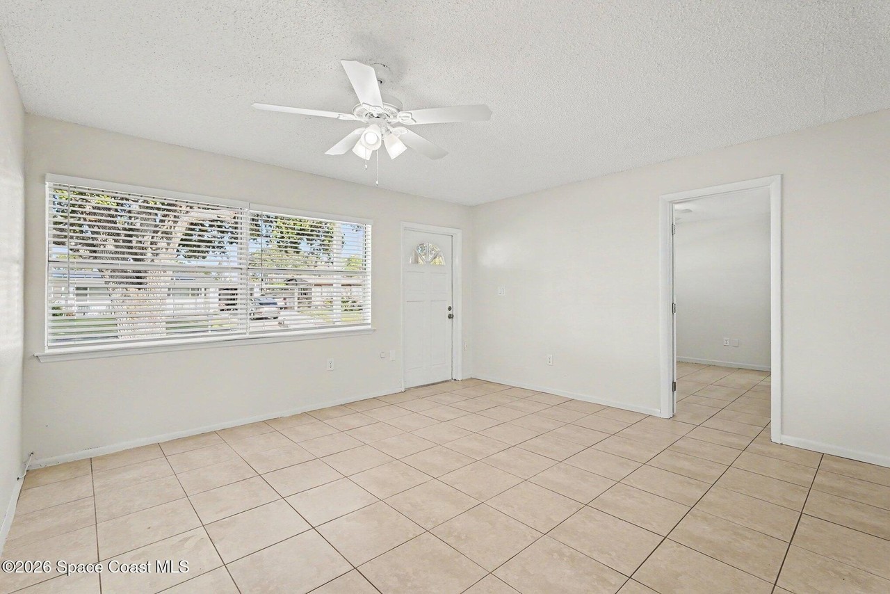 705 Renner Ave - Photo 4 of 17