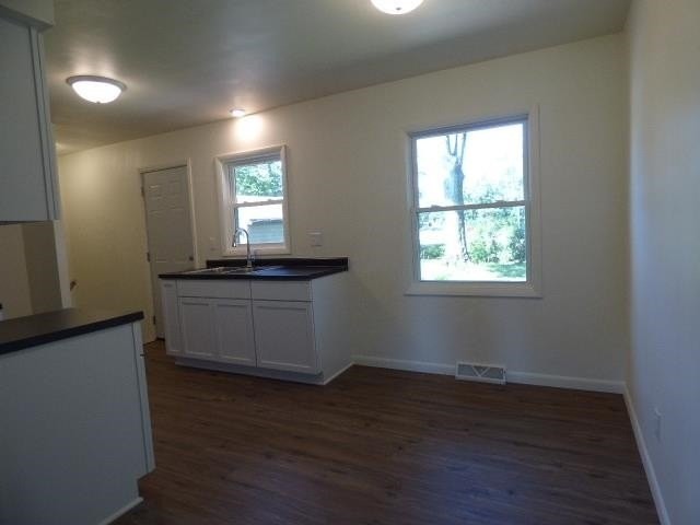 2230 S Dewey Ave - Photo 3 of 15