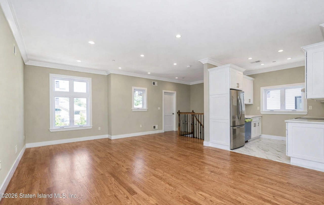 230 Rathbun Ave #2FL - Photo 2 of 5
