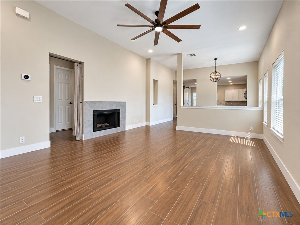 21001 Godolophin Ct - Photo 3 of 19