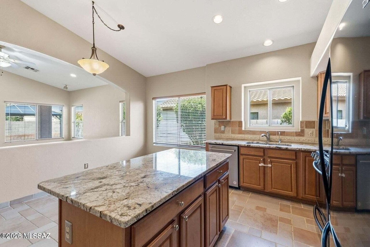 7473 N Clemens Way - Photo 3 of 24