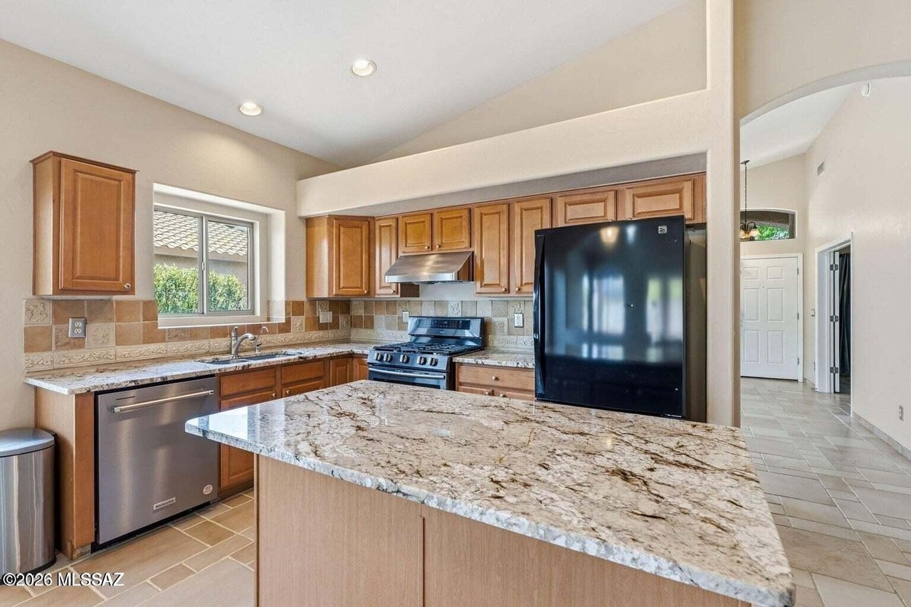 7473 N Clemens Way - Photo 4 of 24