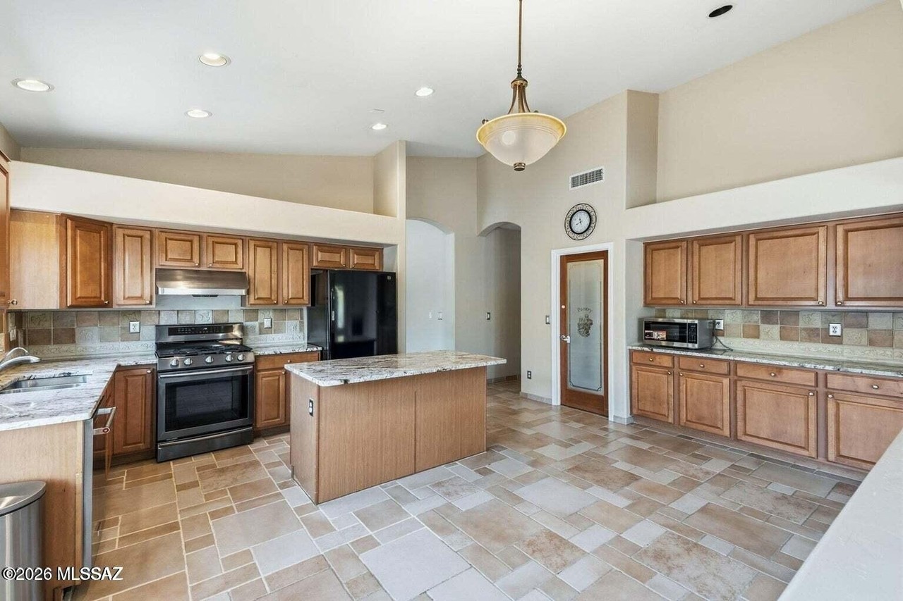 7473 N Clemens Way - Photo 5 of 24