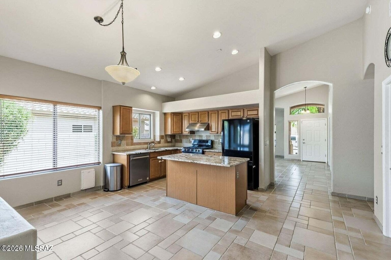 7473 N Clemens Way - Photo 6 of 24