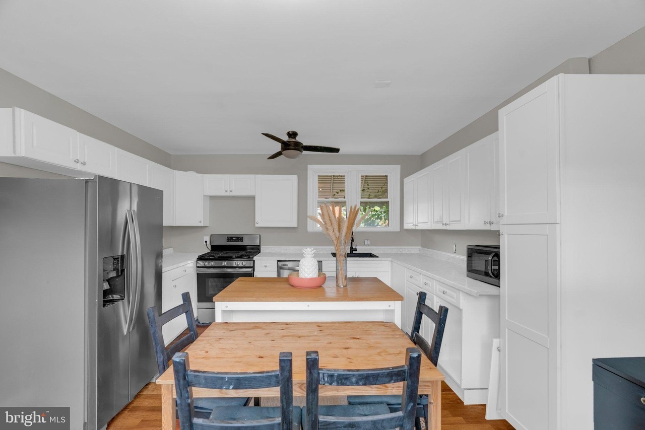 2407 18th St Se - Photo 5 of 30