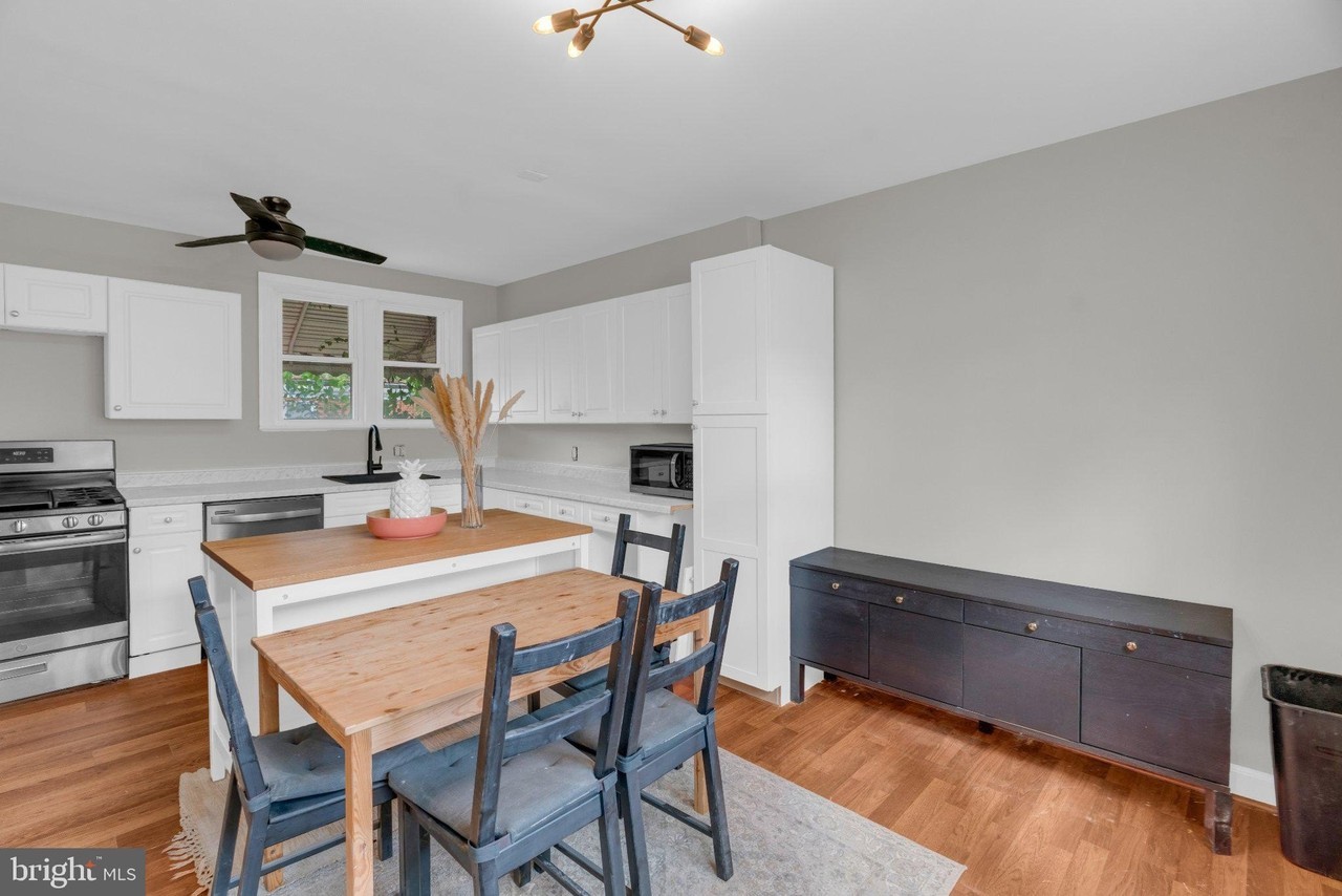 2407 18th St Se - Photo 7 of 30