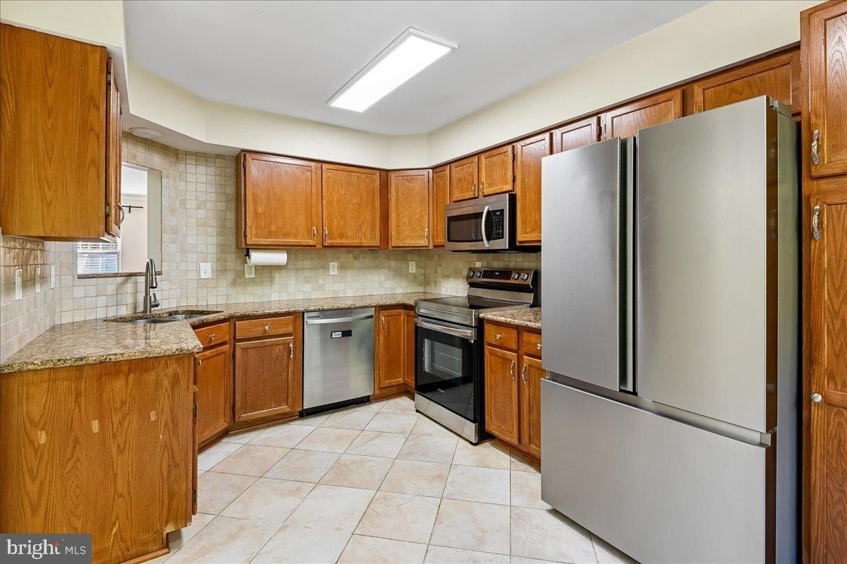 8230 Appalachian Dr - Photo 6 of 23