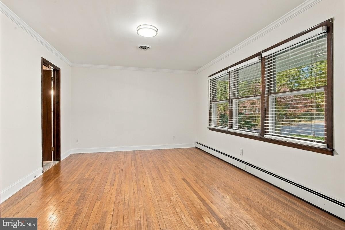8325 Woodland Rd - Photo 7 of 36