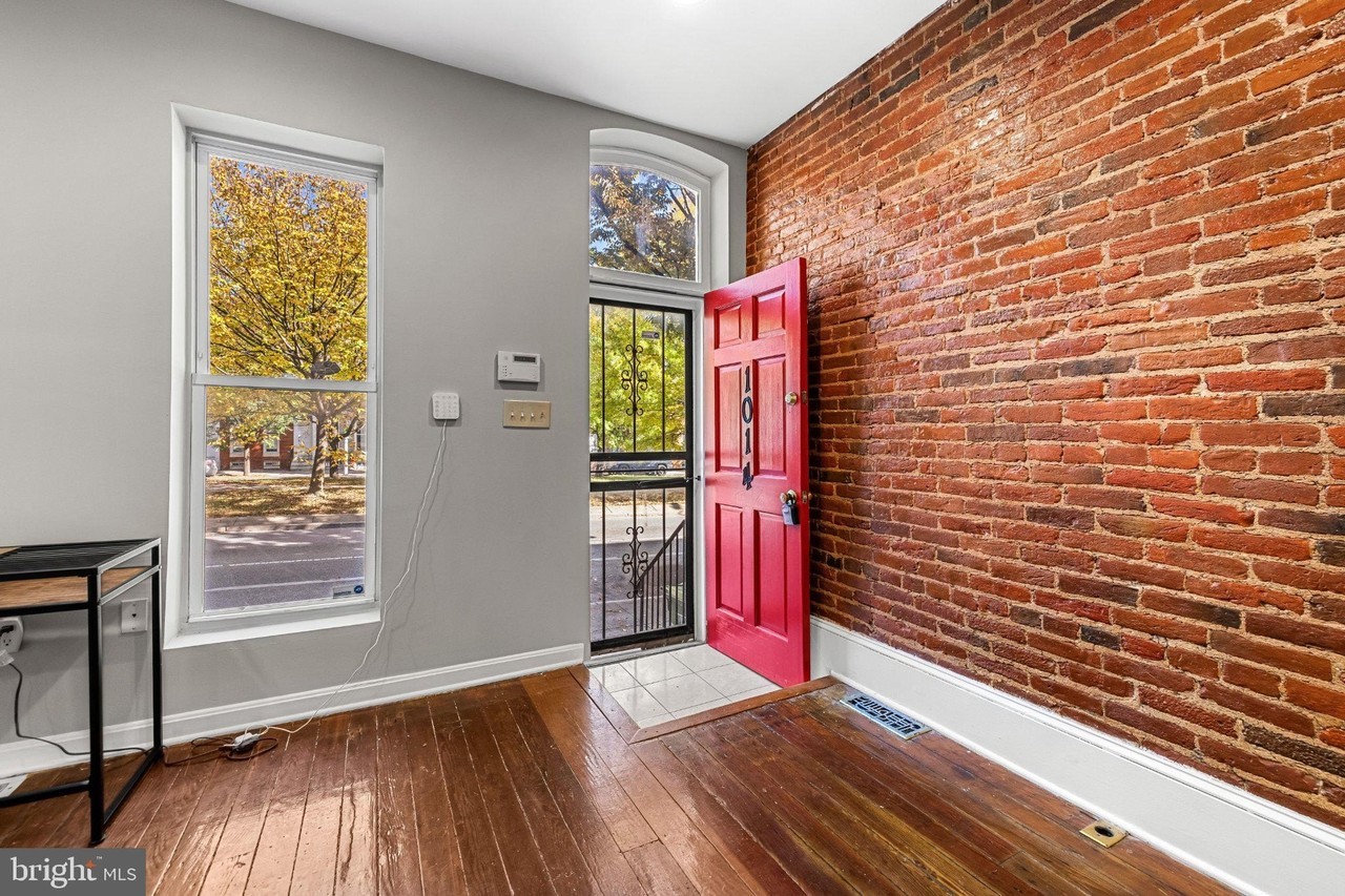 1014 N Broadway - Photo 3 of 42