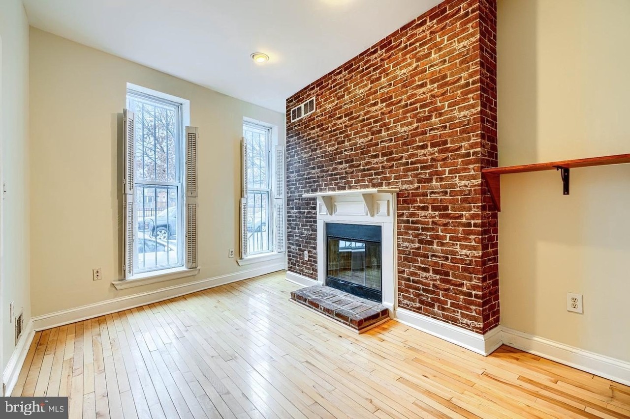 327 S Fremont Ave - Photo 3 of 32