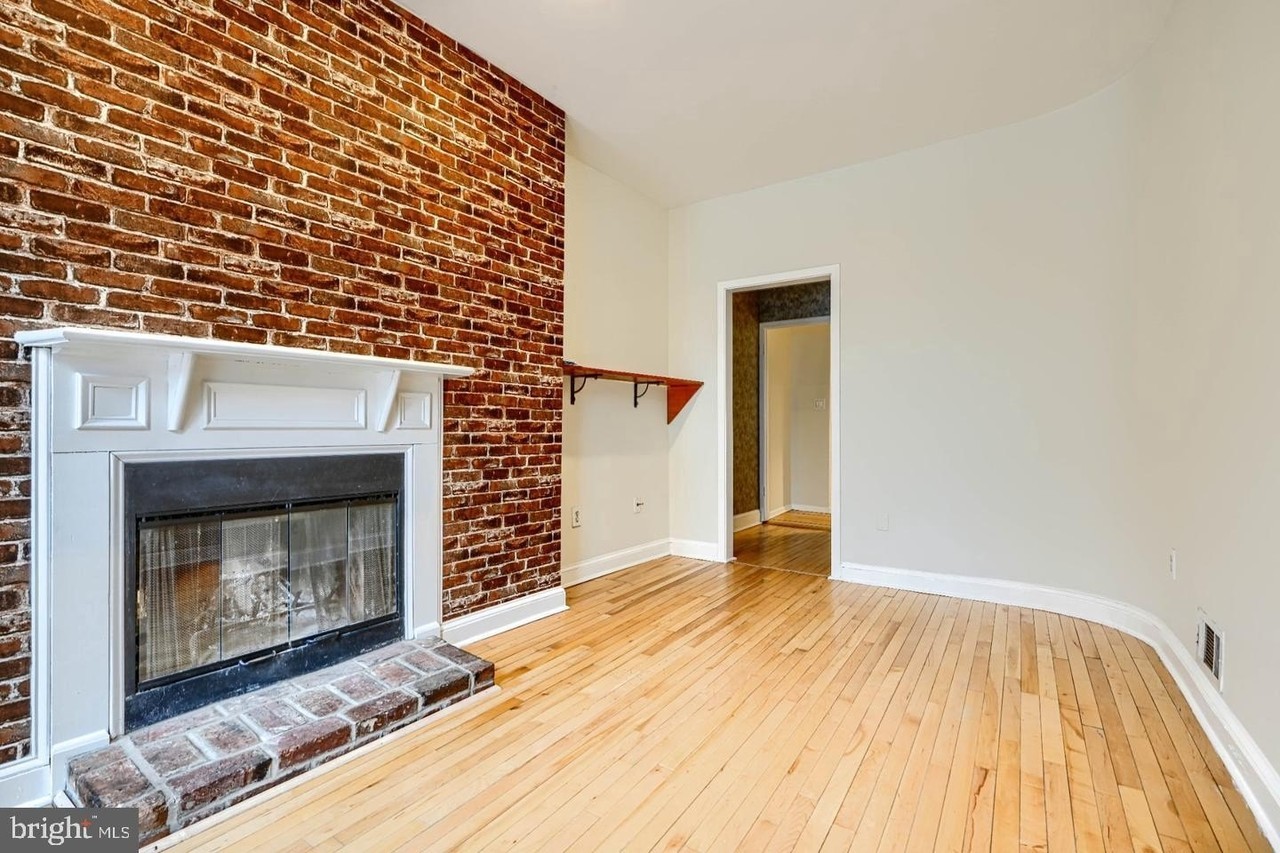 327 S Fremont Ave - Photo 4 of 32