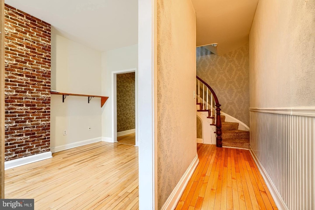 327 S Fremont Ave - Photo 5 of 32