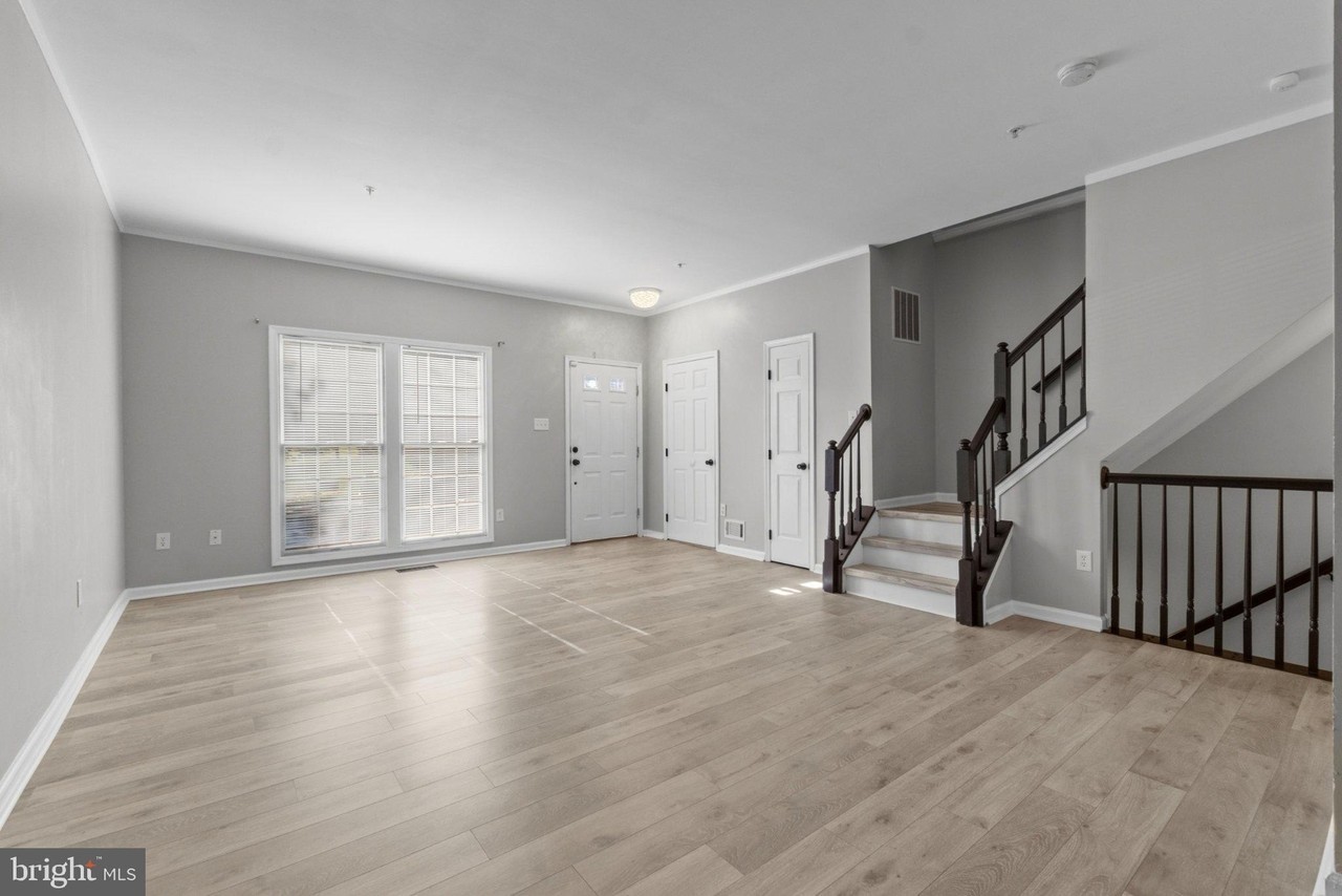 9965 Sherwood Farm Rd - Photo 4 of 33