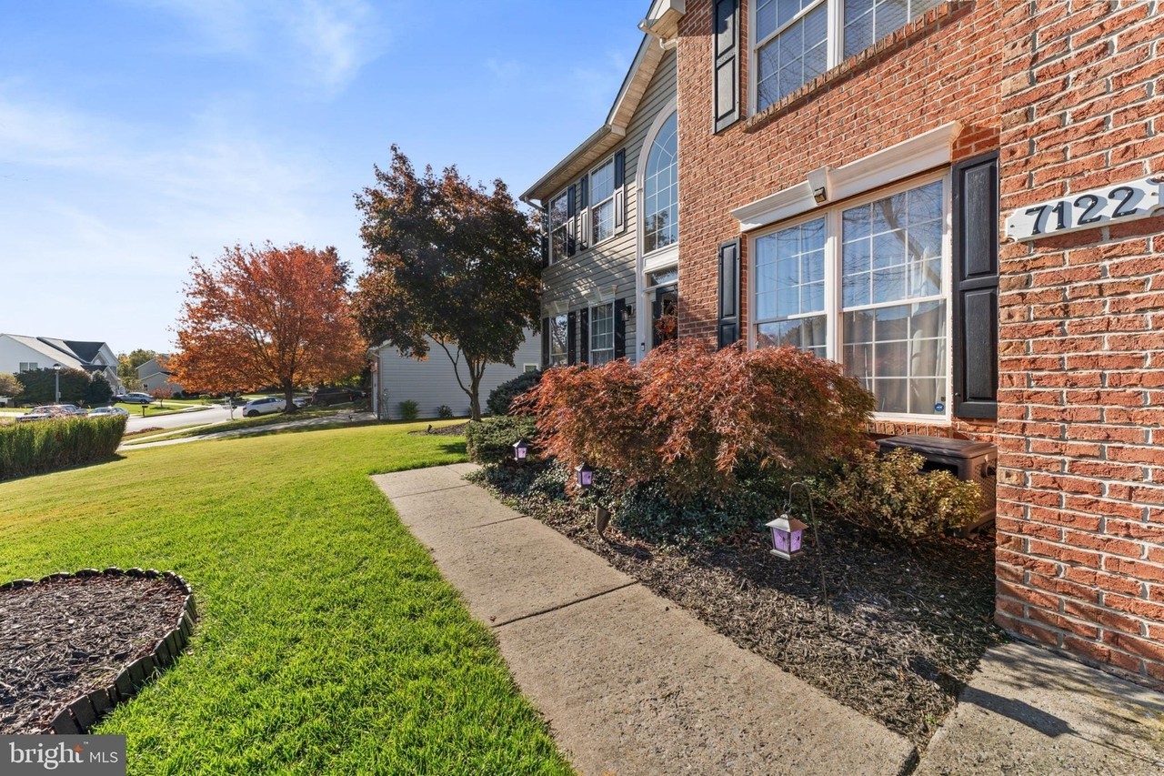 7122 Harlan Ln - Photo 2 of 48