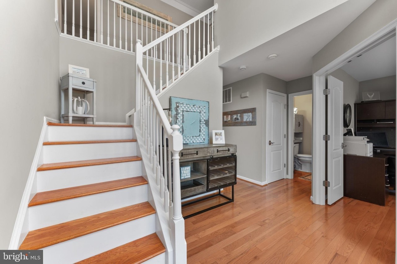7122 Harlan Ln - Photo 3 of 48