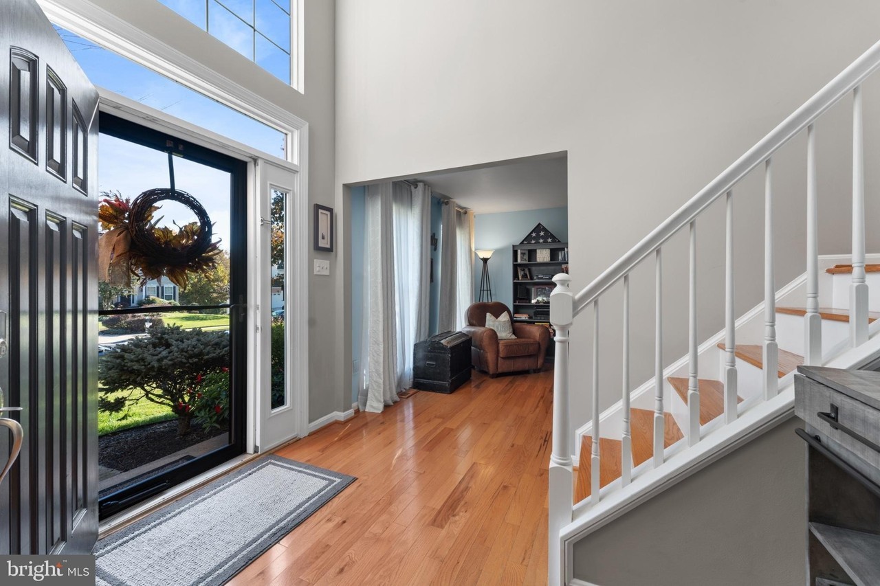 7122 Harlan Ln - Photo 4 of 48
