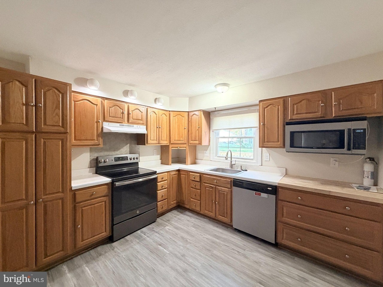 5364 Old Stone Ct - Photo 6 of 19