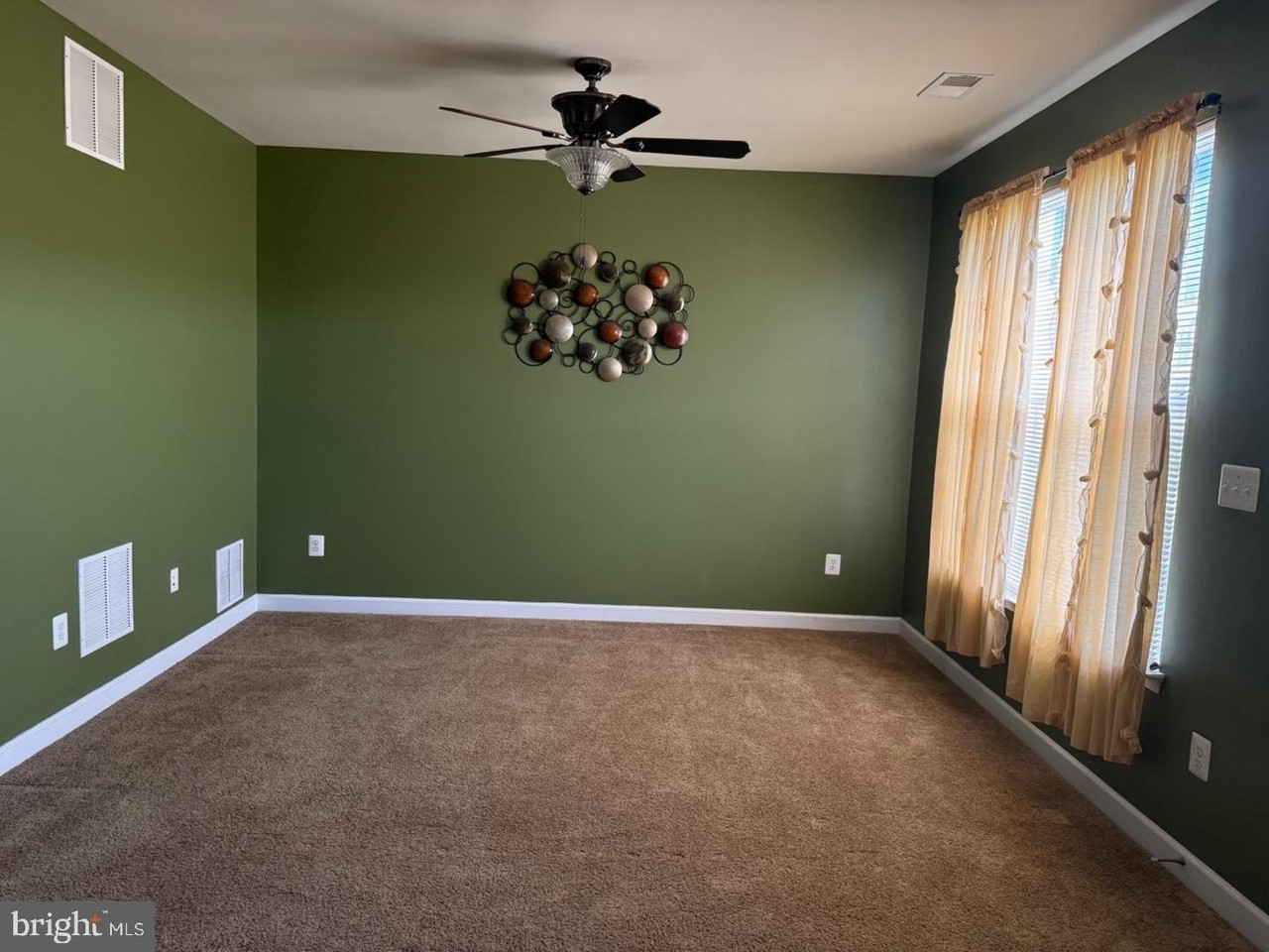 11607 Leesborough Cir - Photo 3 of 25
