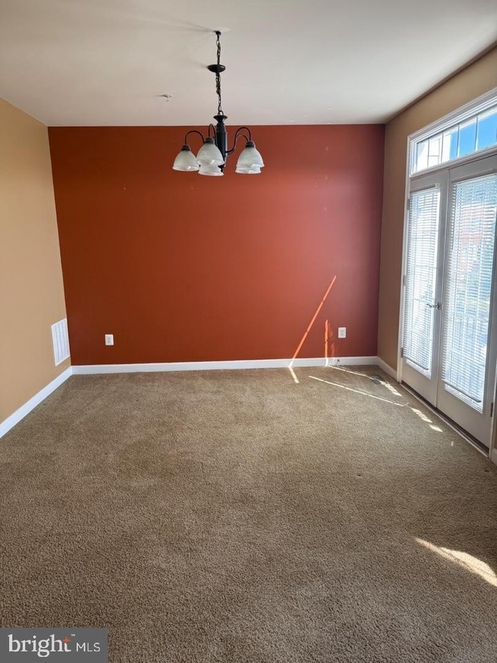 11607 Leesborough Cir - Photo 6 of 25