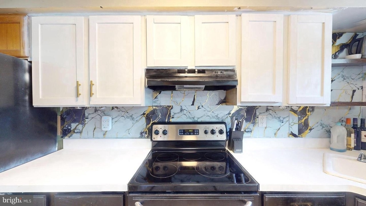 21076 Jenna Ct - Photo 6 of 50