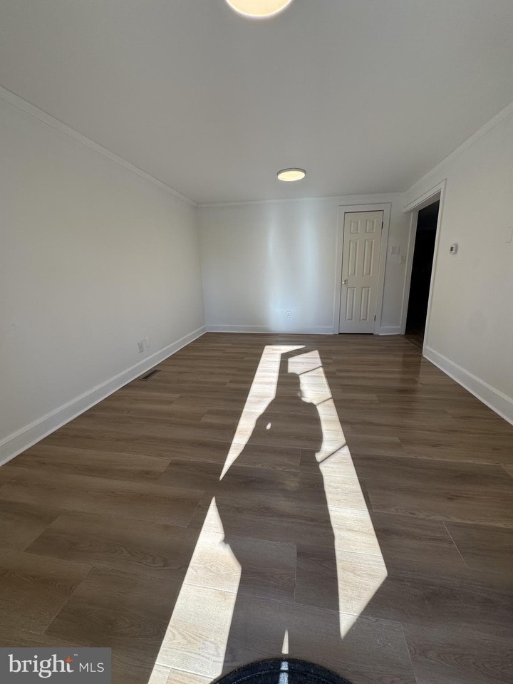 61 West Ave - Photo 3 of 11