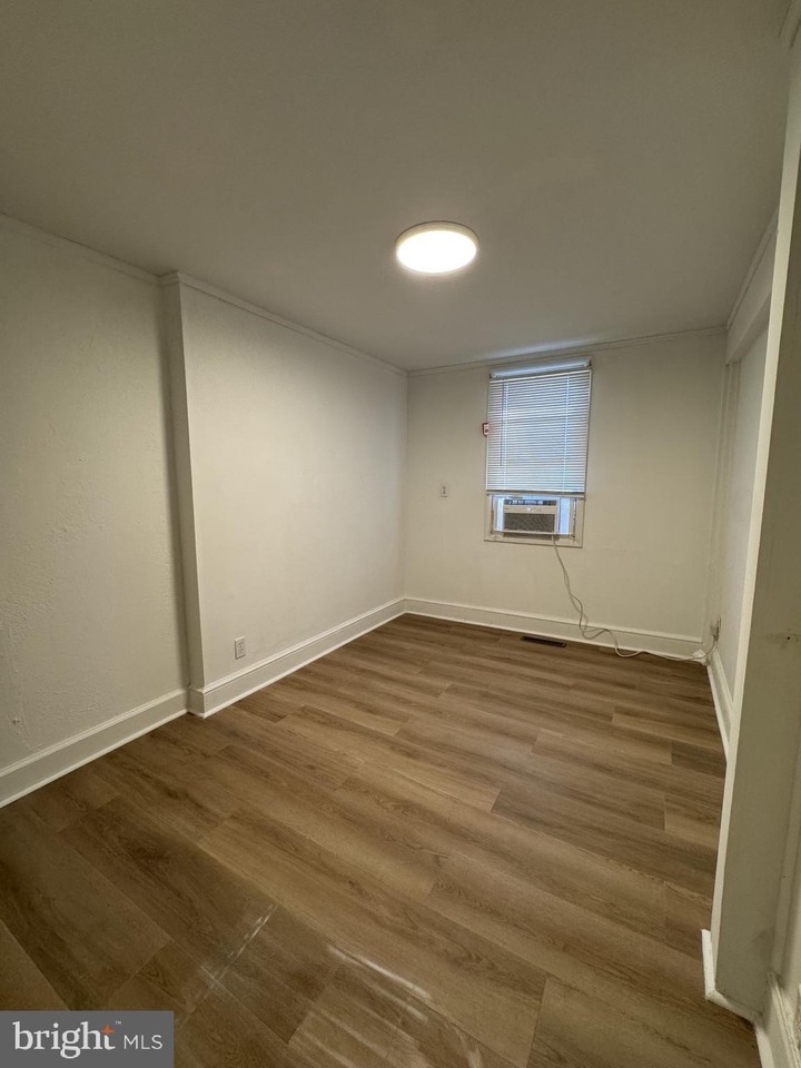 61 West Ave - Photo 5 of 11