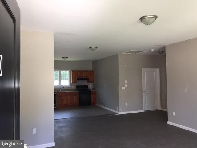 132 William St #D - Photo 2 of 7