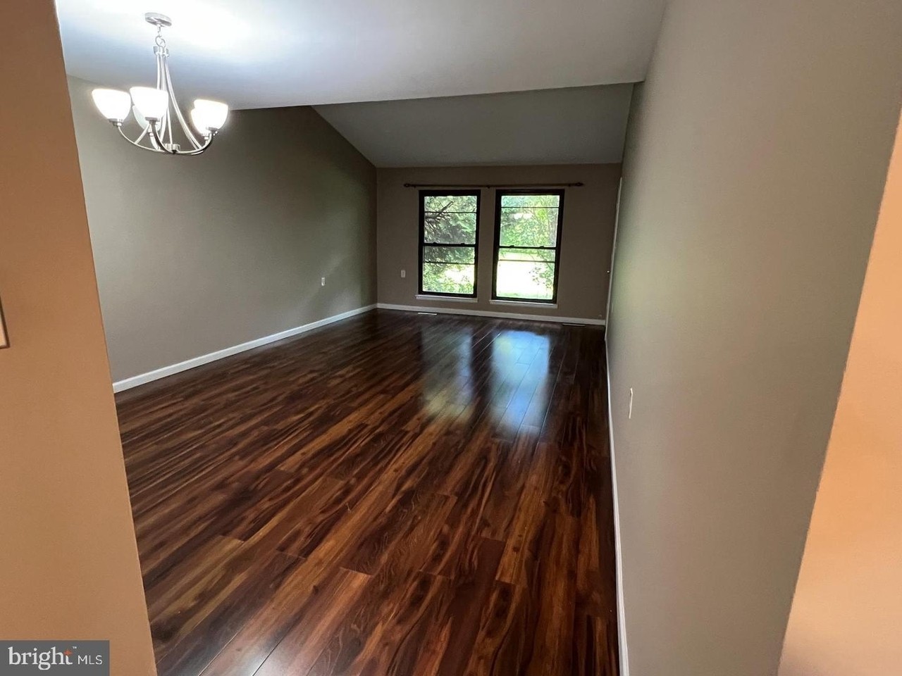 3-D 3D TWIN RIVER DR - Photo 4 of 16