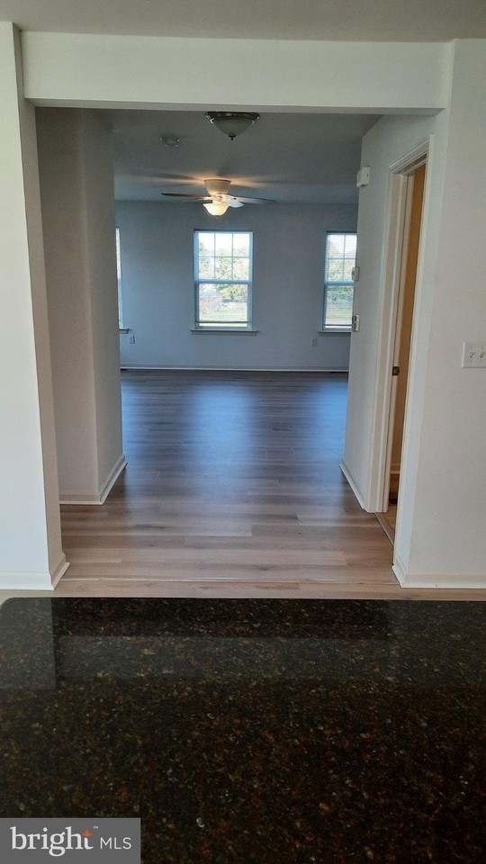 800 Admirals Quay Dr - Photo 6 of 16