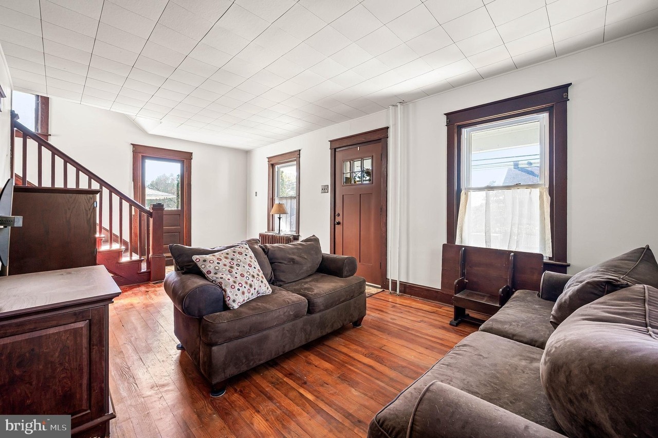 509 Strasburg Ave - Photo 7 of 34