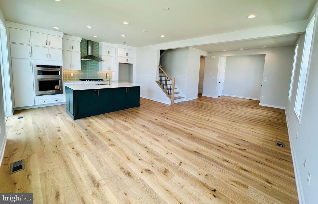 402 Hartnup St #128 - Photo 3 of 11