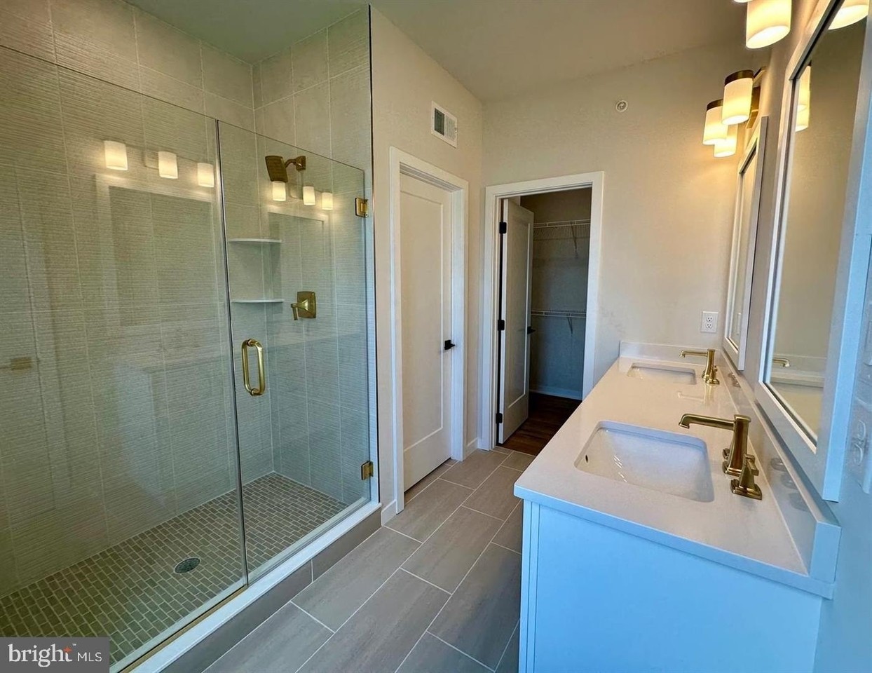402 Hartnup St #128 - Photo 5 of 11