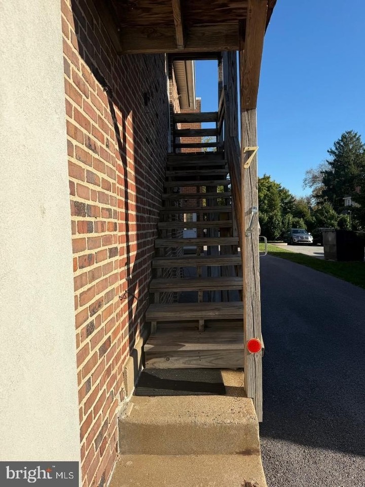 107 W EAGLE Road #7 - Photo 3 of 18