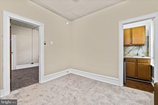 5027 Pine St - Photo 1 of 1