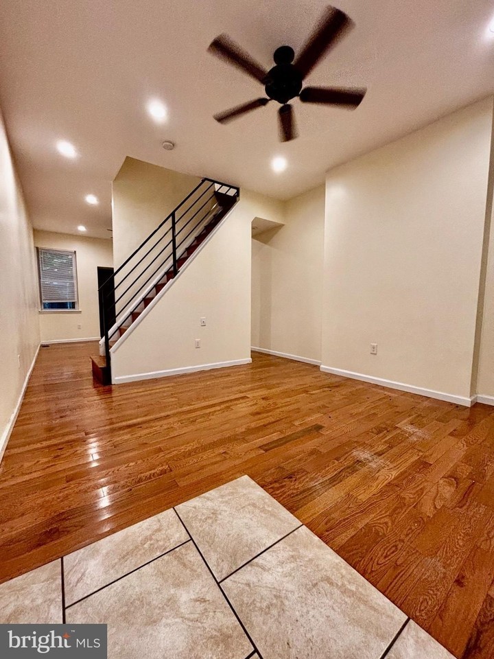 2208 E Lehigh Ave - Photo 2 of 18