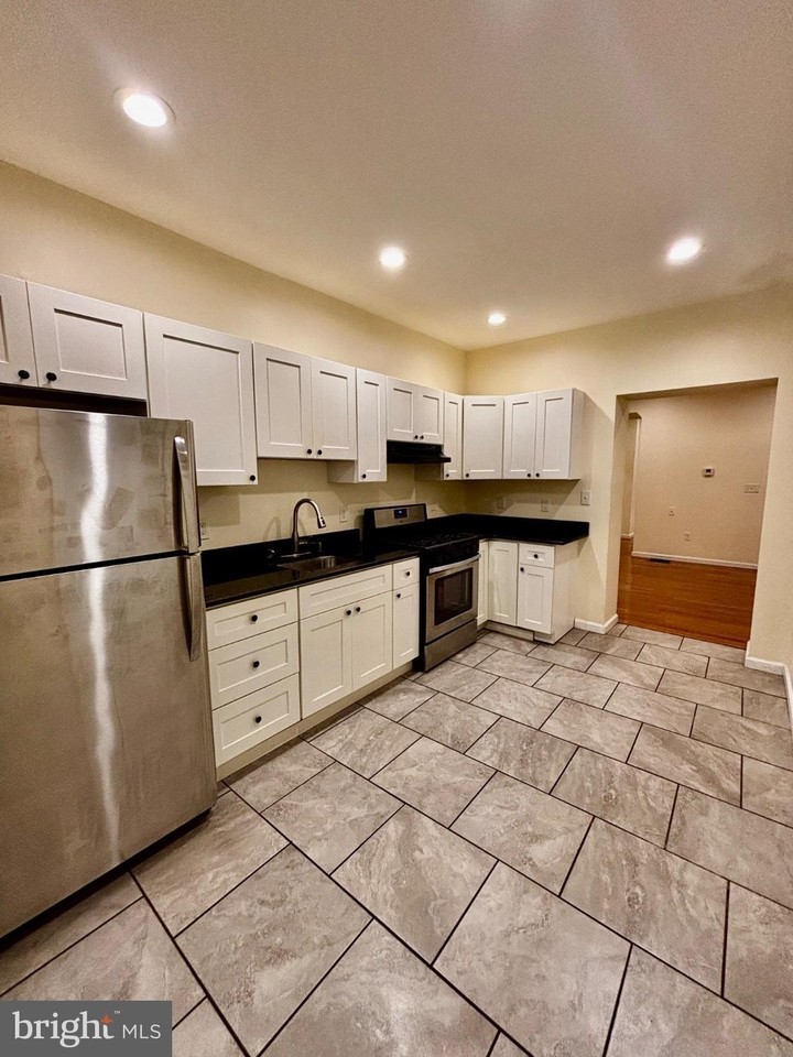 2208 E Lehigh Ave - Photo 6 of 18