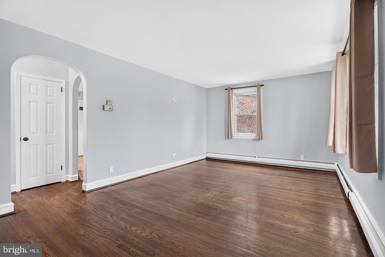 919 Hartel Ave - Photo 6 of 43