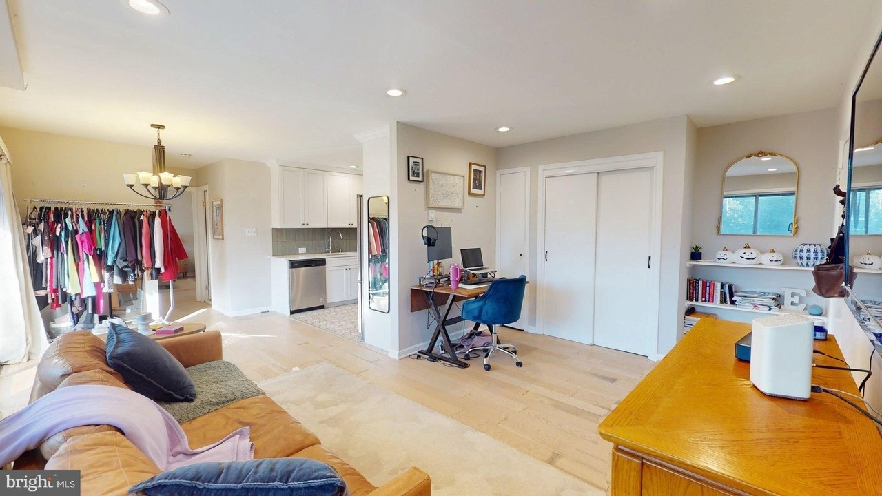 1515 S George Mason Dr #10 - Photo 4 of 25