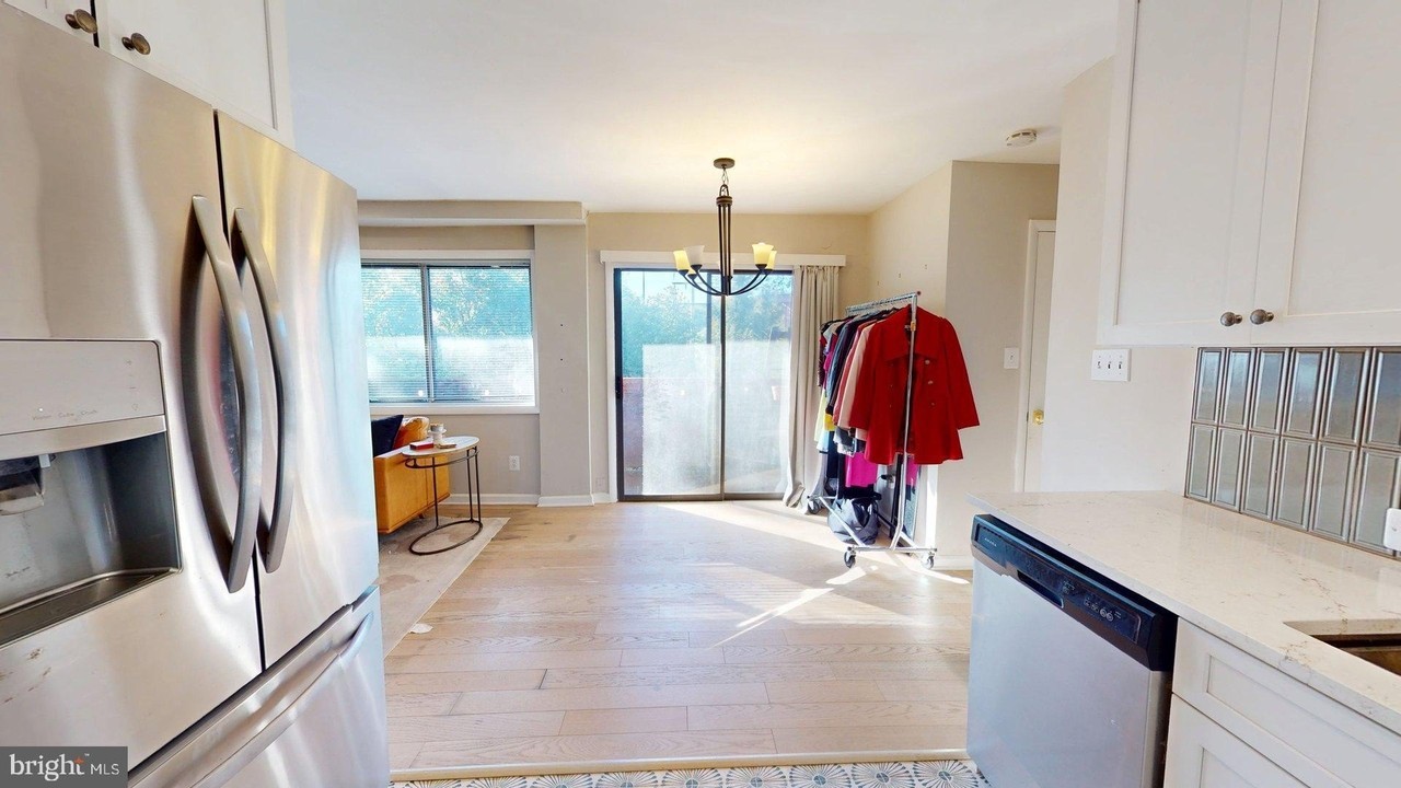 1515 S George Mason Dr #10 - Photo 7 of 25