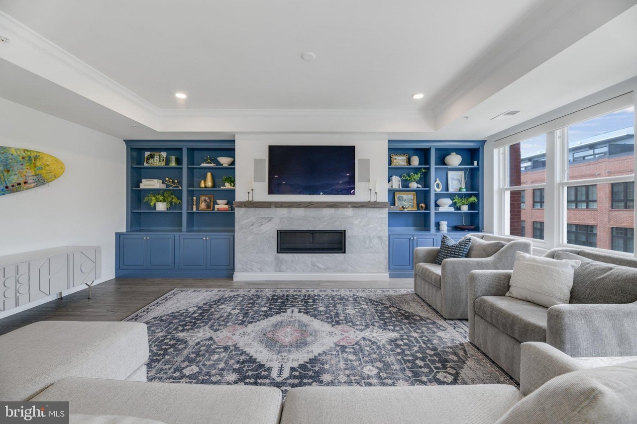 225 Strand St #403 - Photo 3 of 50