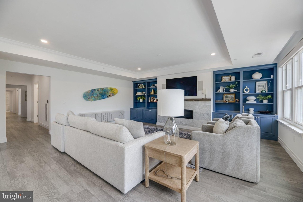 225 Strand St #403 - Photo 4 of 50