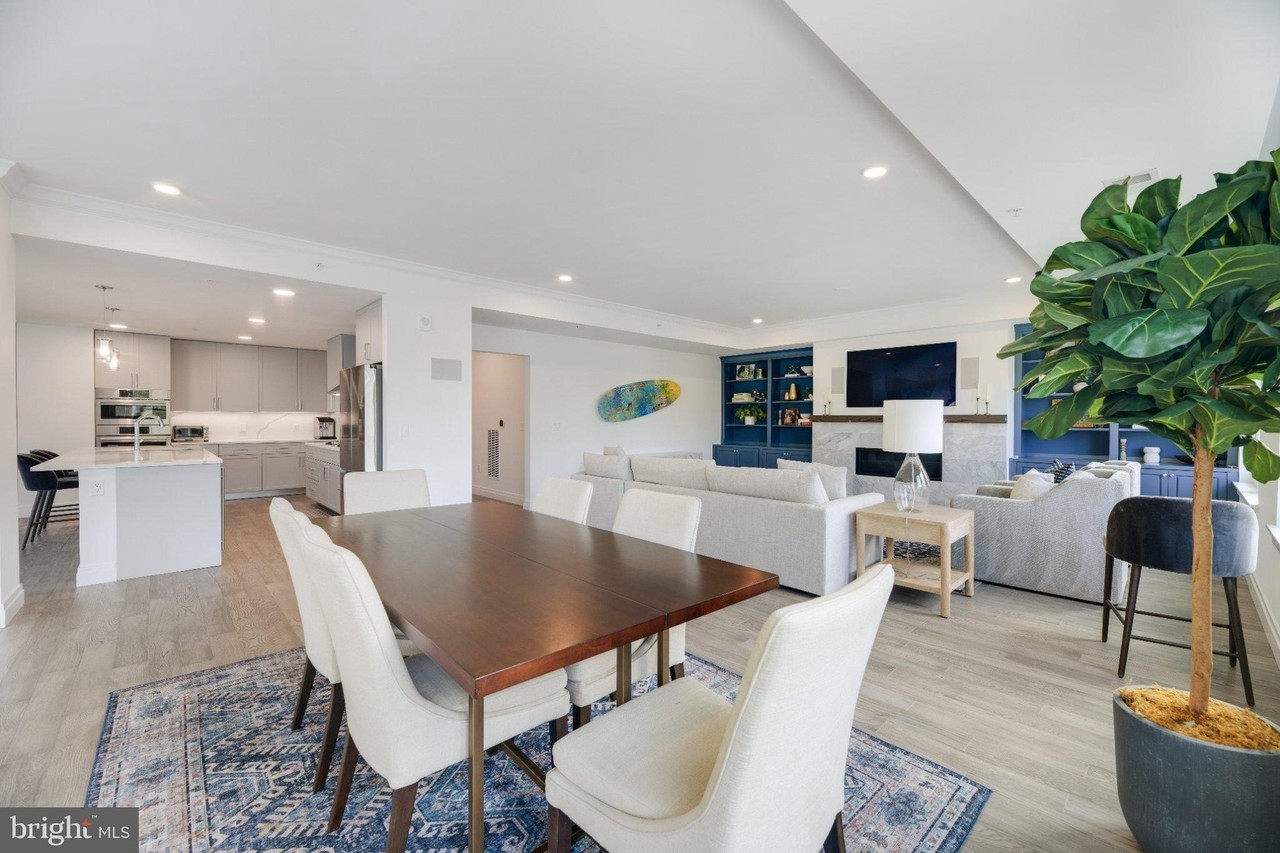 225 Strand St #403 - Photo 5 of 50
