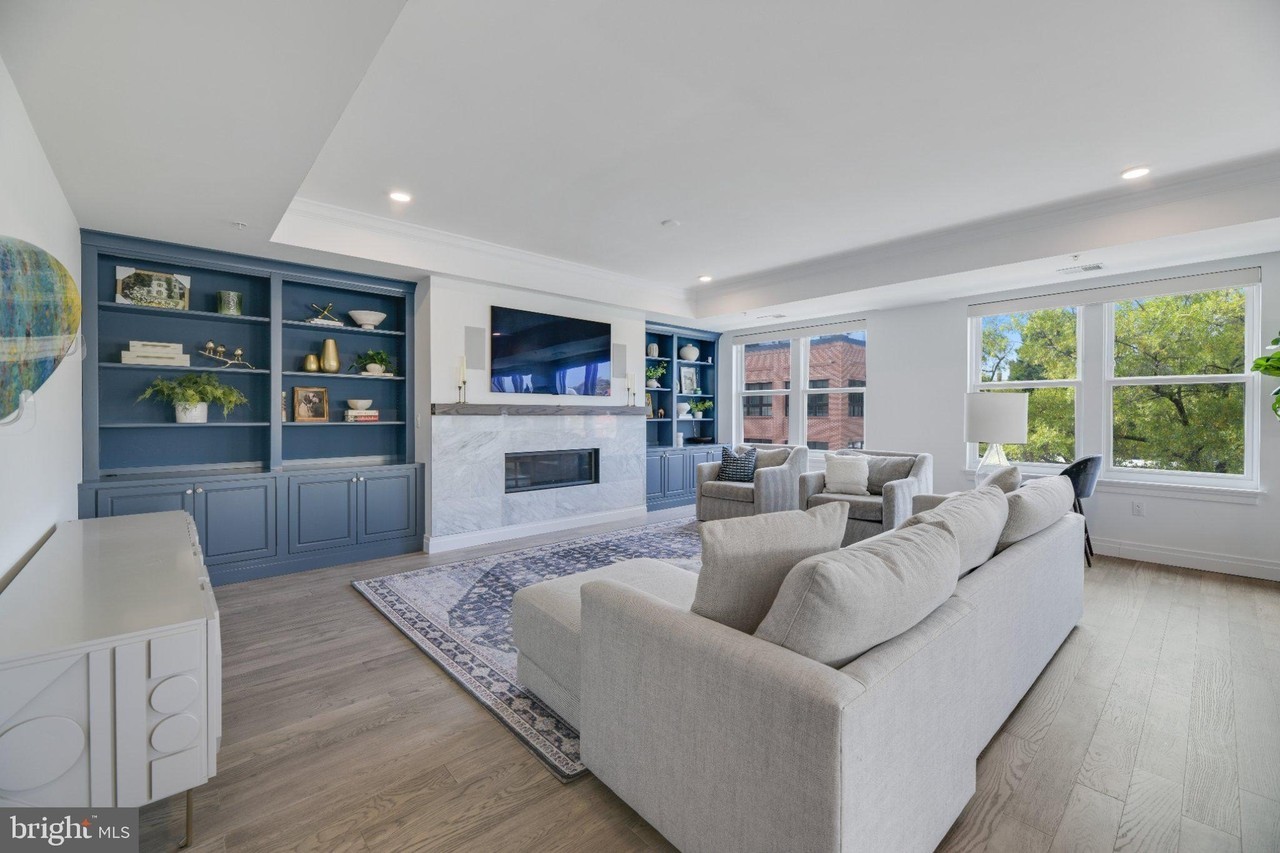 225 Strand St #403 - Photo 6 of 50