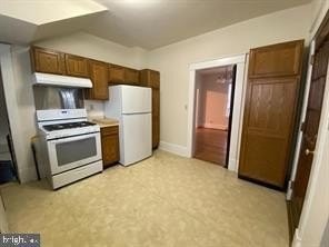 907 Brompton St - Photo 4 of 13