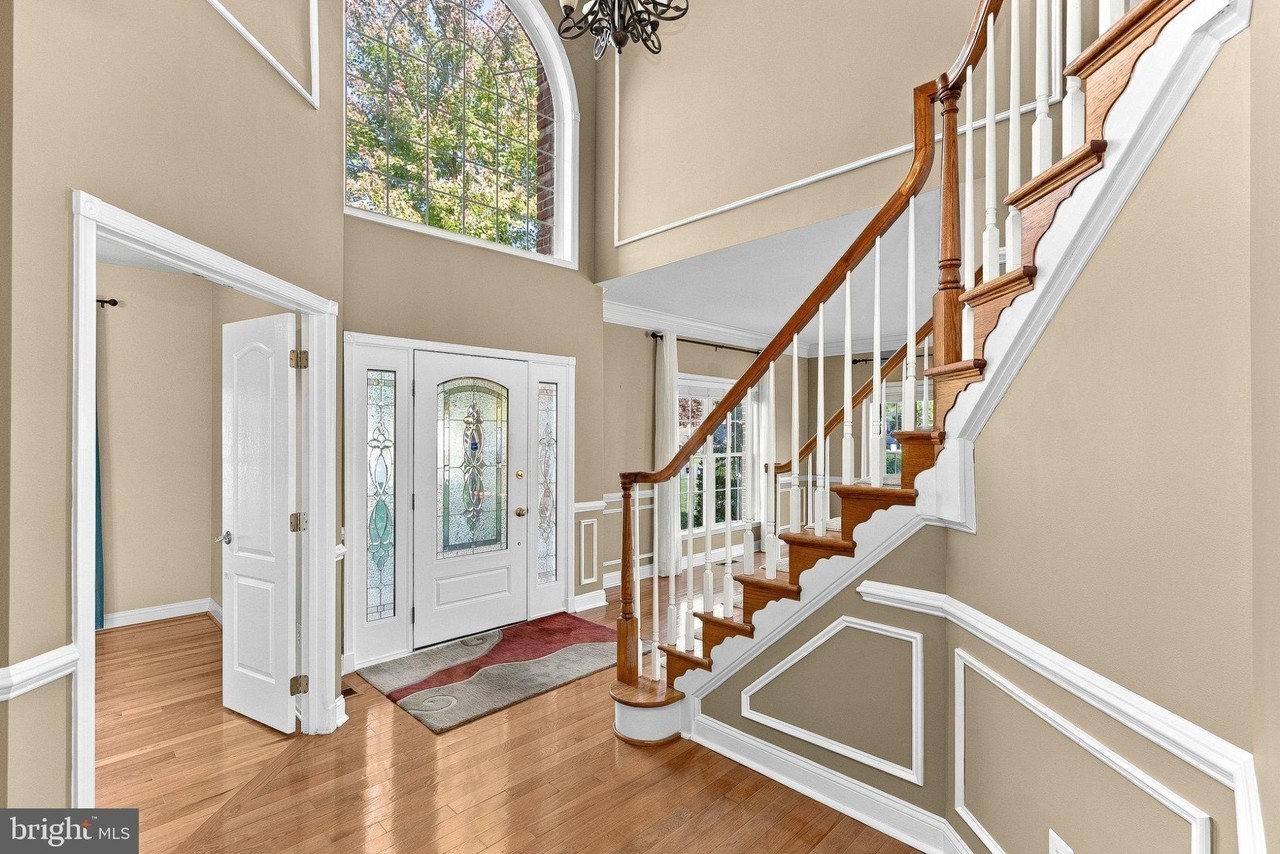 201 Heath Ct - Photo 5 of 50
