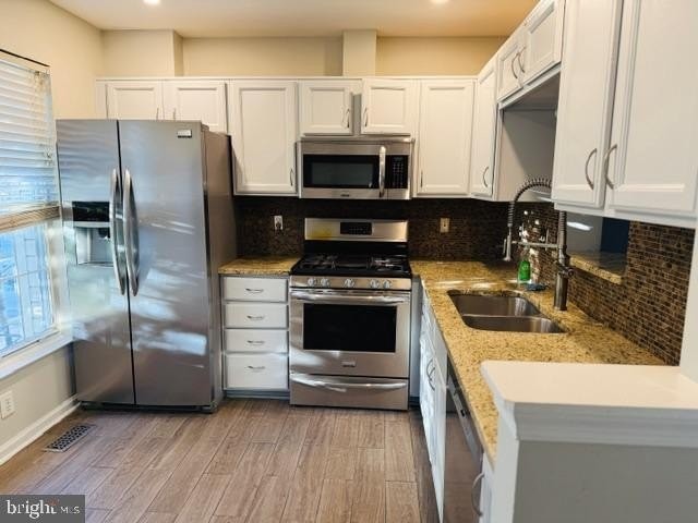 6225 Bella Dr - Photo 3 of 10