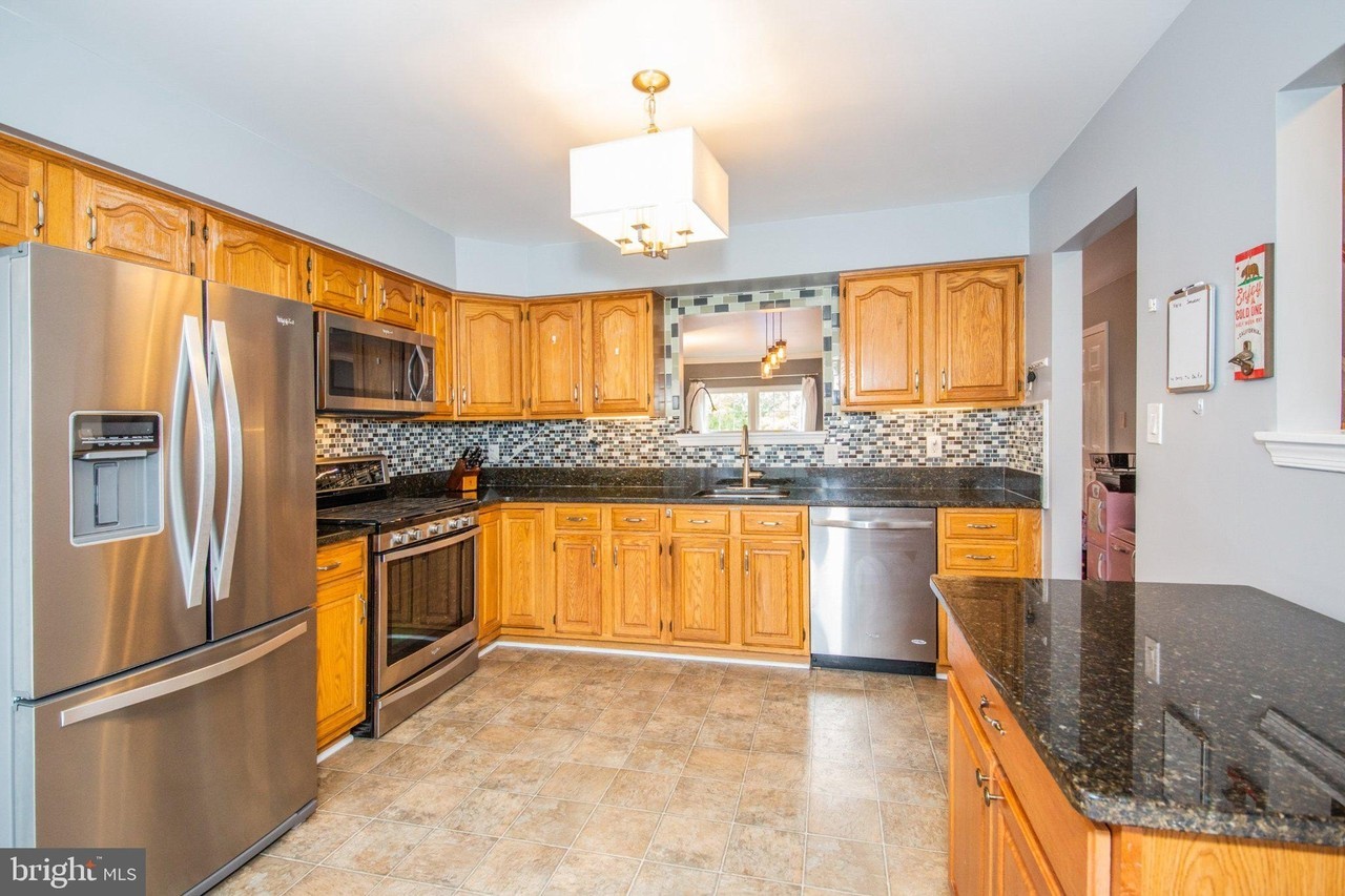 6831 Signature Cir - Photo 3 of 29