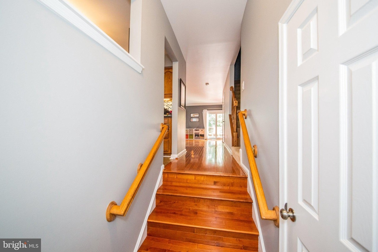 6831 Signature Cir - Photo 4 of 29