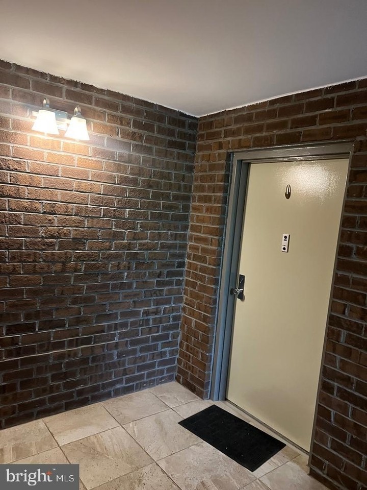 11232 Chestnut Grove Sq #135 - Photo 2 of 50